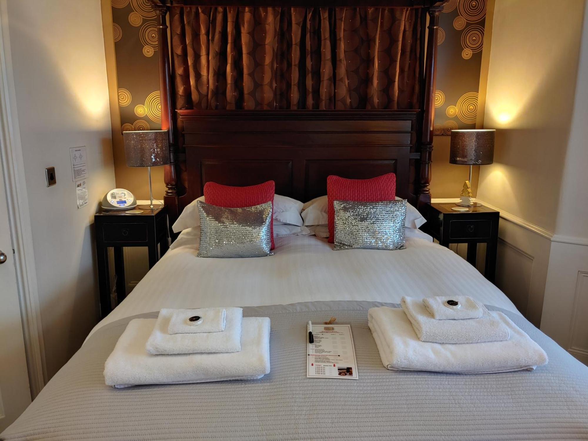 The Bath House Boutique B&B - In-Room Breakfast - Free Parking Екстер'єр фото