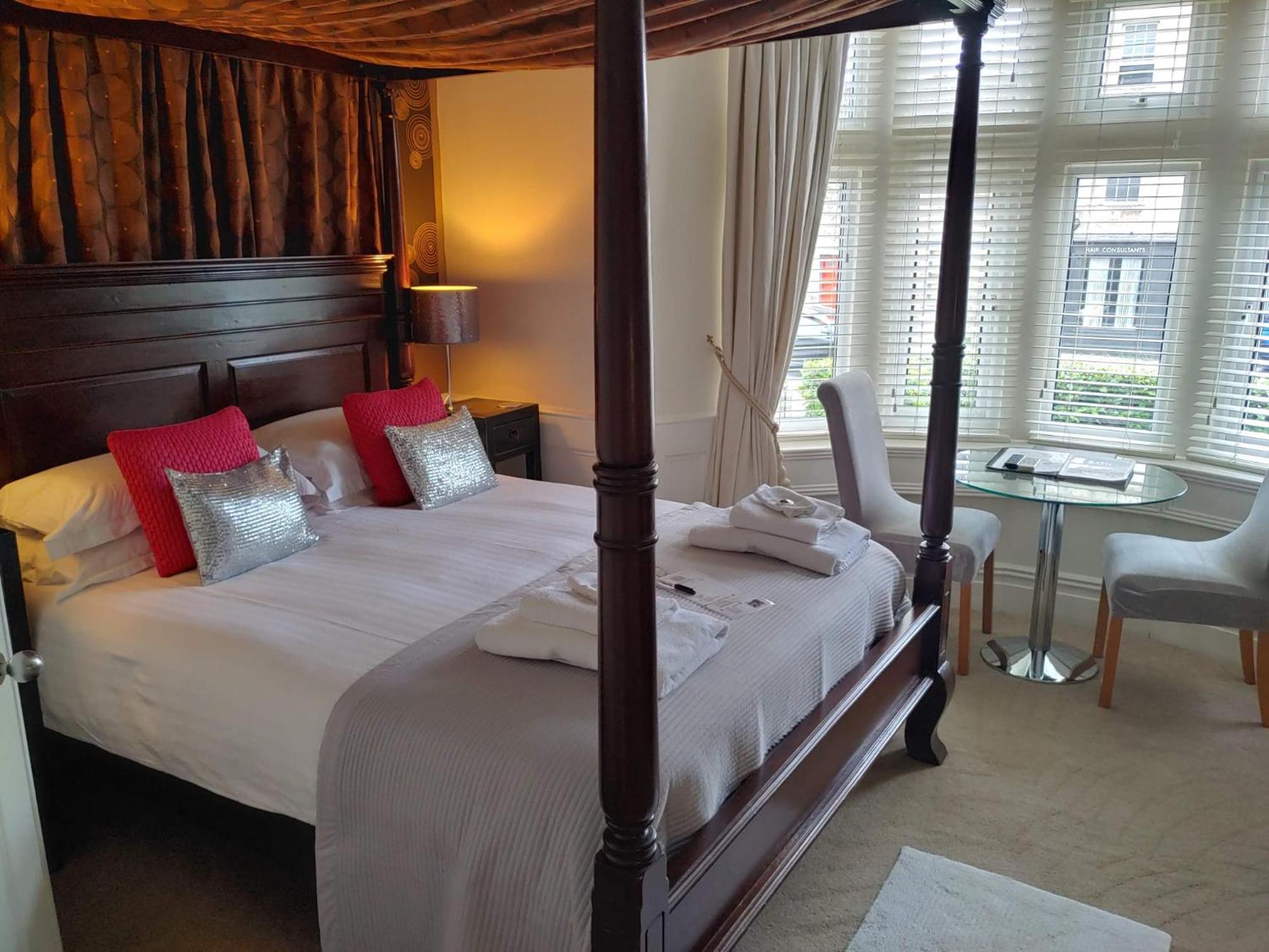 The Bath House Boutique B&B - In-Room Breakfast - Free Parking Екстер'єр фото